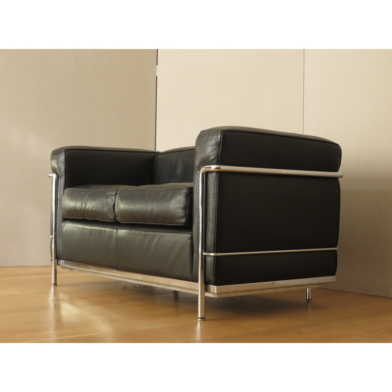 Sofa LC2 in black leather and chromed steel, LE CORBUSIER, PERRIAND et JEANNERET - 2000s