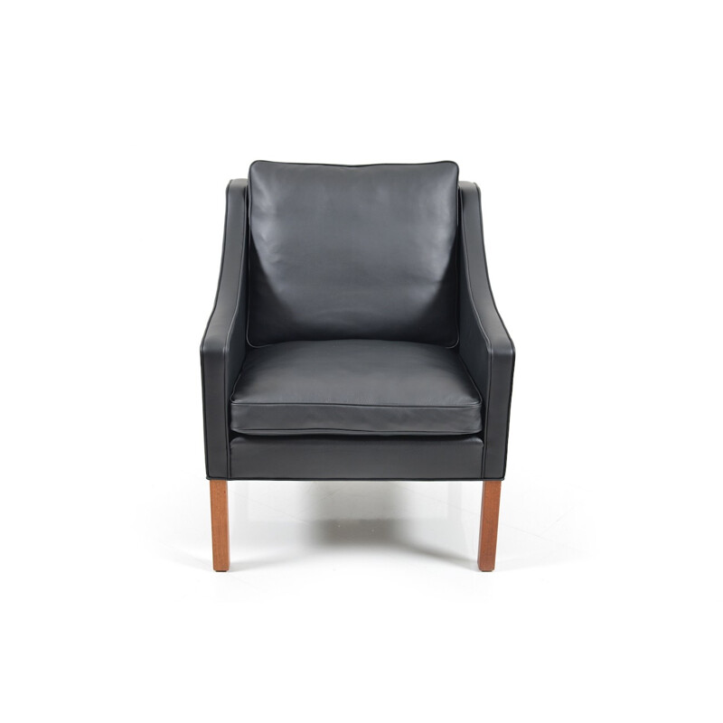 Vintage leather upholstered armchair "2207" by Børge Mogensen, Denmark 1960