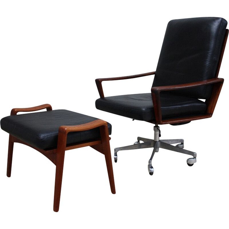 Vintage swivel lounge chair and ottoman in black leather by Arne Wahl Iversen for Komfort - 1960s