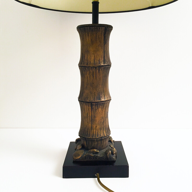 Lampe de table vintage en faux sambou sculpté, Chine 1970