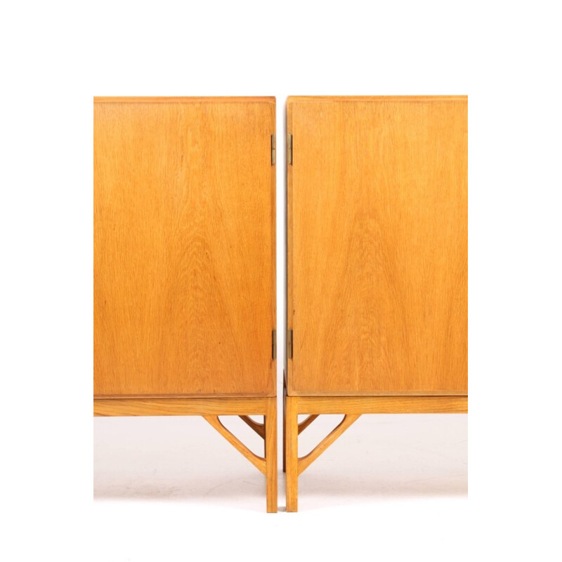 Pair of Pristine China cabins, Borge Mogensen - 1960s