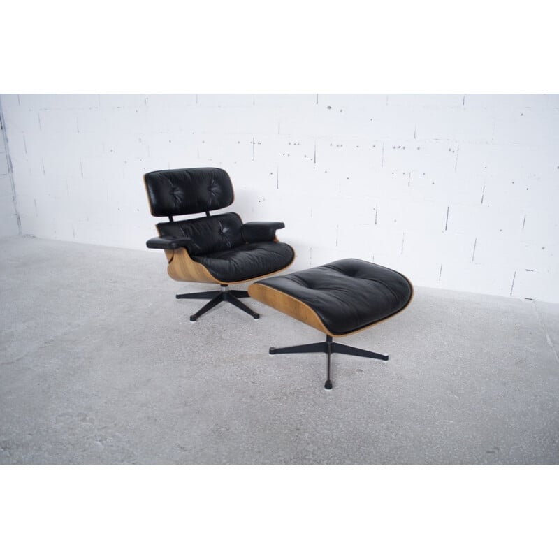 Black Lounge chair and ottoman by Charles & Ray Eames - 1990s