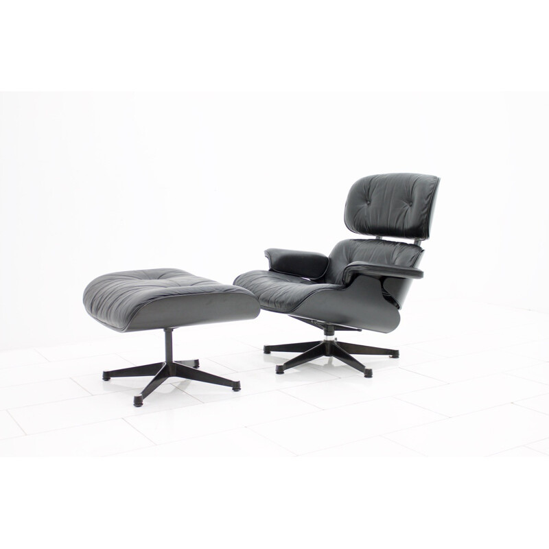 Lounge Chair with Ottoman in black, Charles Eames - 1990s