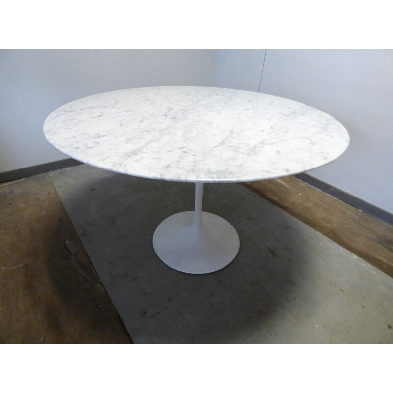 Table en marbre de carrare par Eero Saarinen pour Knoll - 1980