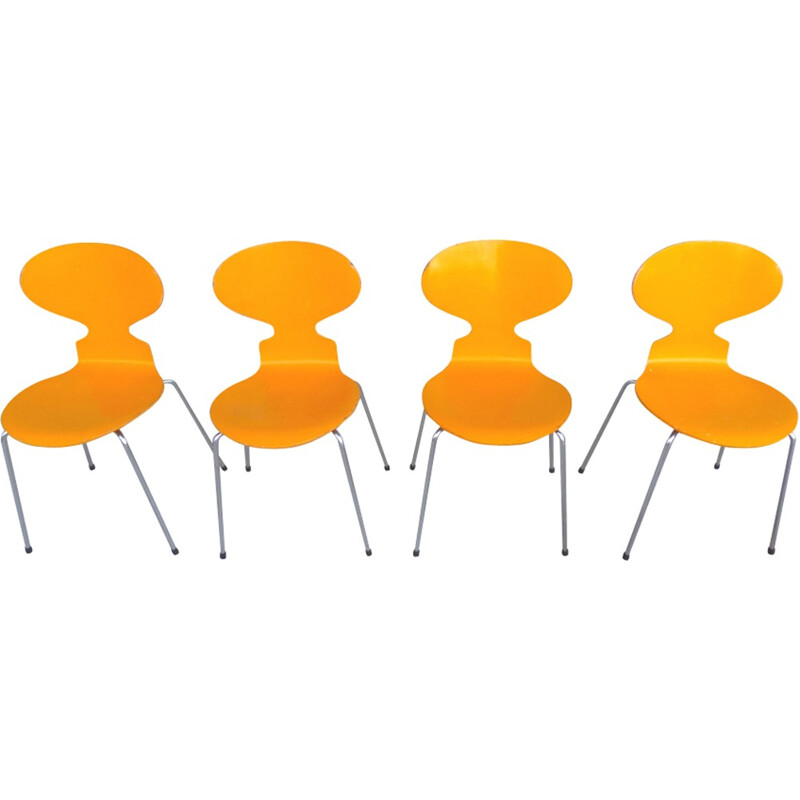 Suite de 4 chaises fourmi 3101 par Arne Jacobsen pour Fritz Hansen - 1980