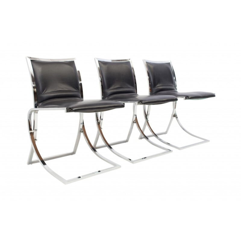 Suite de 6 chaises à repas en cuir noir et chrome par Maison Jansen - 1970