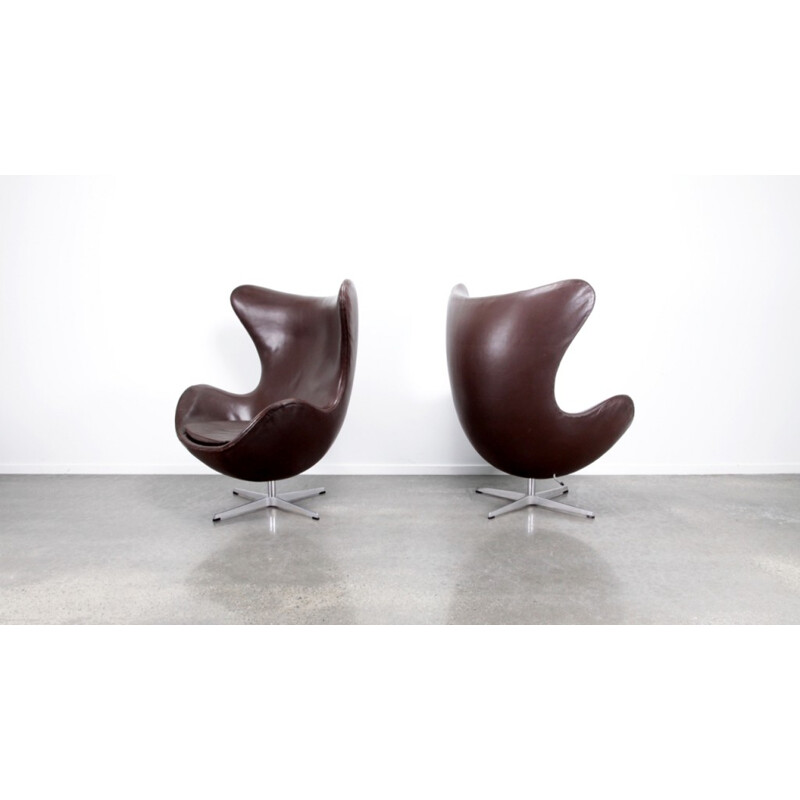 Dark Brown "Egg chair" by Arne Jacobsen for Fritz Hansen - 1980s