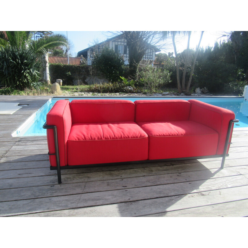 2-seater sofa "LC3" in red fabric by Le corbusier for Cassina - 1980s