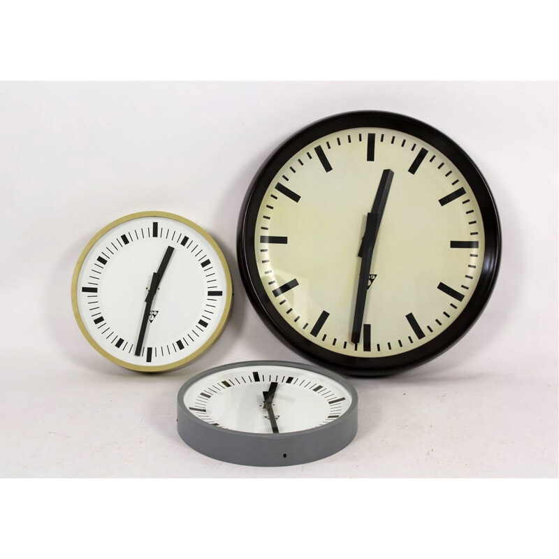Horloge industrielle de Chemin de Fer Vintage de Pragotron - 1970