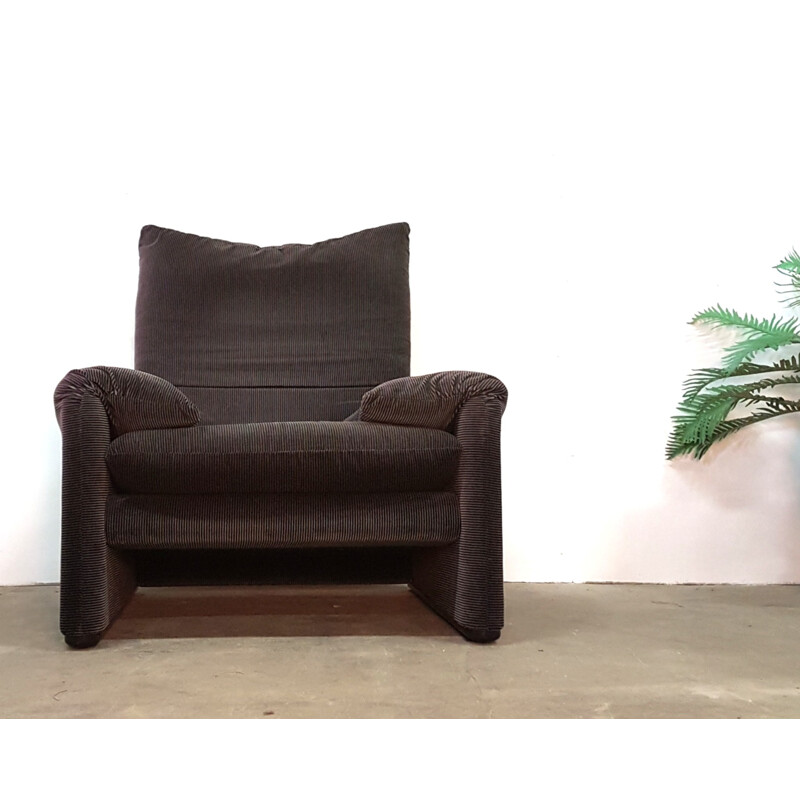 "Maralunga" lounge chair by Vico Magistretti for Cassina - 1970s