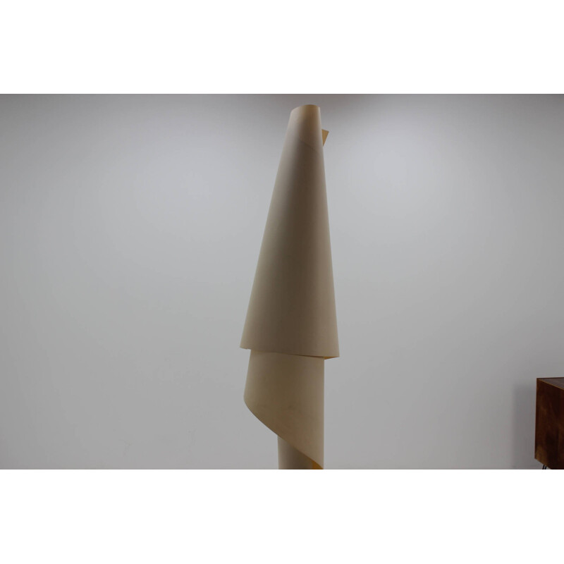 "Alta Costura" Metalarte White Plastic Floor Lamp by Josep Aregall - 1990s