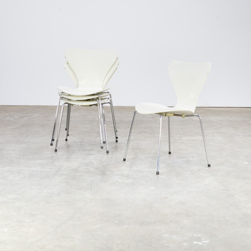 Set of 4 "Butterfly" chairs by Arne Jacobsen for Fritz Hansen - 1950s