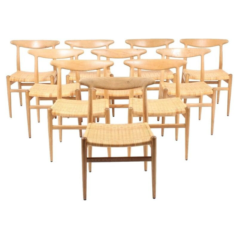 Suite de dix chaises d'appoint par Hans Wegner - 1950