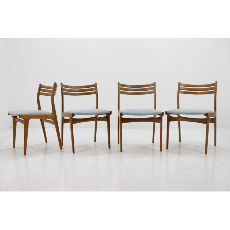 Set of 4 oakwood dining chairs by Johannes Andersen, Denmark - 1960s