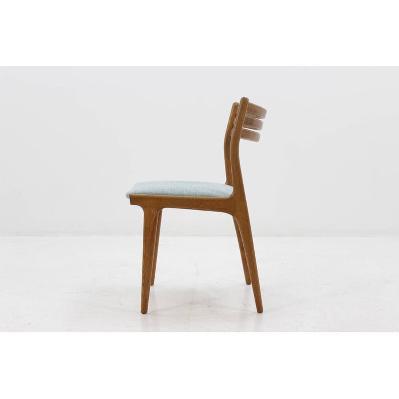 Suite de 4 chaises en chêne danoises par Johannes Andersen - 1960