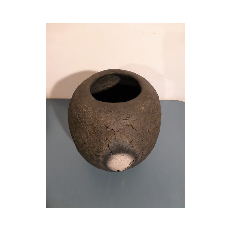 Vase en roche volcanique par Jean Fradin - 1980