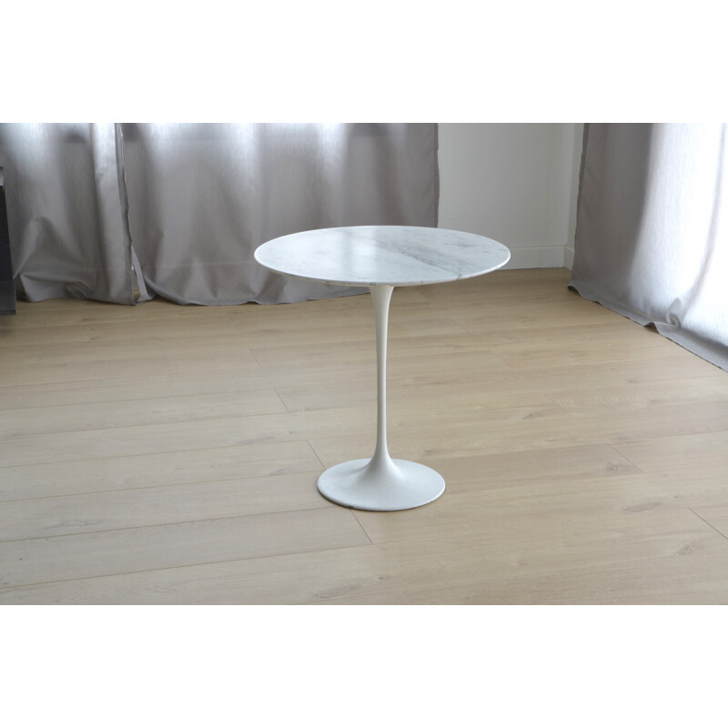 Mid-century Pedestal table by Eero Saarinen for Knoll - 1950s