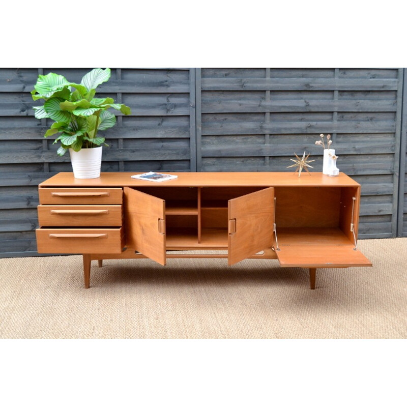 Sideboard in teak by Beithcraft - 1960s