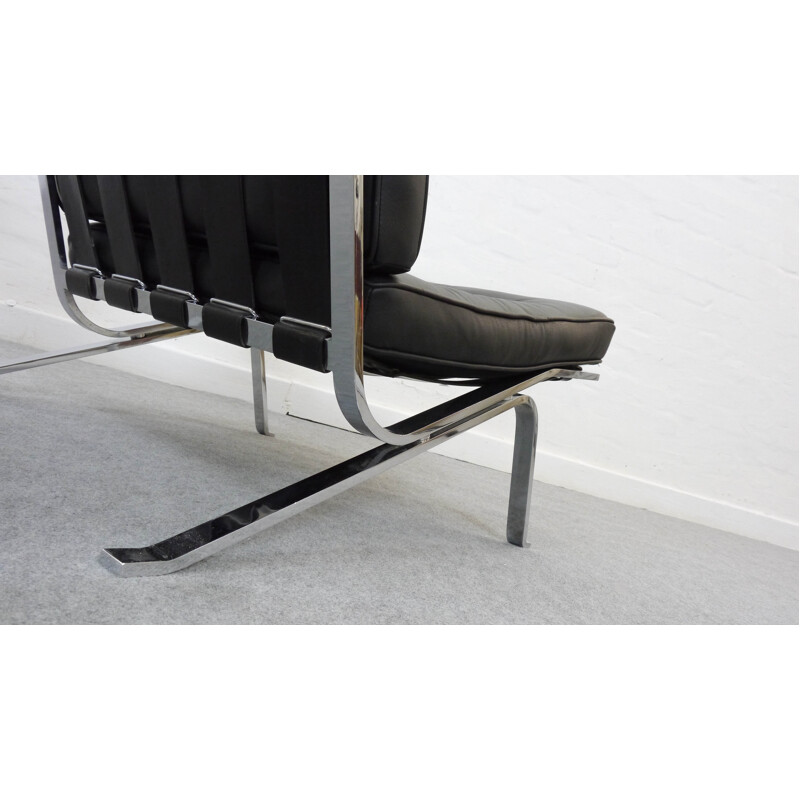 Pair of RH-301 Flat Bar Lounge Chairs in black leather by Robert Haussmann for De Sede - 1950s