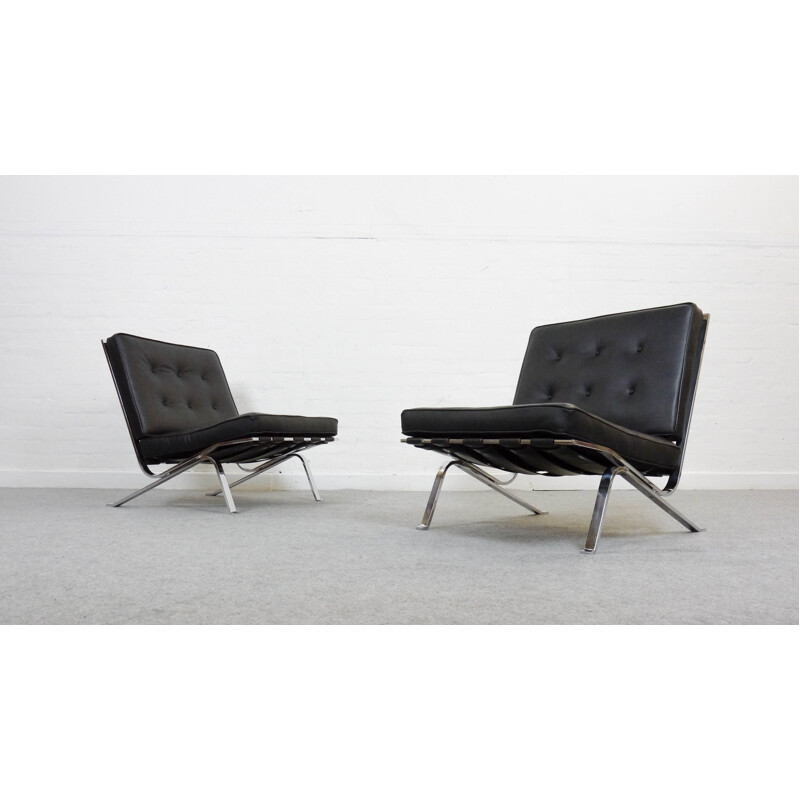 Pair of RH-301 Flat Bar Lounge Chairs in black leather by Robert Haussmann for De Sede - 1950s