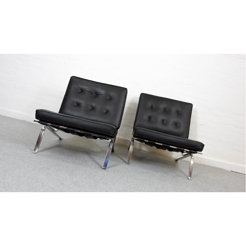 Pair of RH-301 Flat Bar Lounge Chairs in black leather by Robert Haussmann for De Sede - 1950s