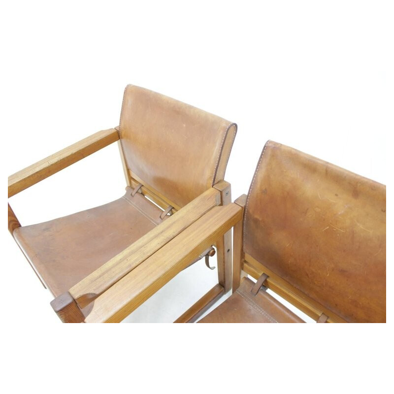 Paire de fauteuils Safari vintage en cuir dessiné par Karin Mobring - 1970