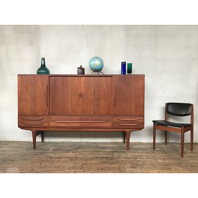 Vintage UM 14 sideboard by Johannes Andersen for Samcom - 1960s