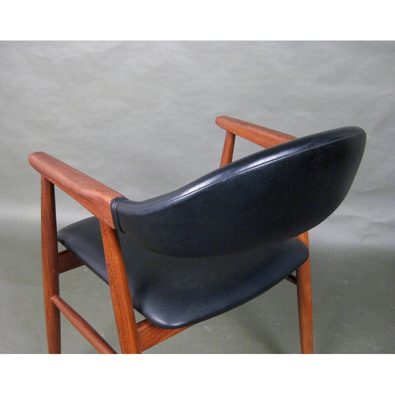 Scandinavian vintage black armchair by Erick Buck - 1950s