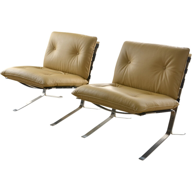 Paire de fauteuils vintage "Joker" en cuir par Olivier Mourgue pour Airborne - 1960