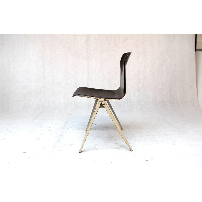 Mid centurty S22 Galvantias chair in ebony - 1970s