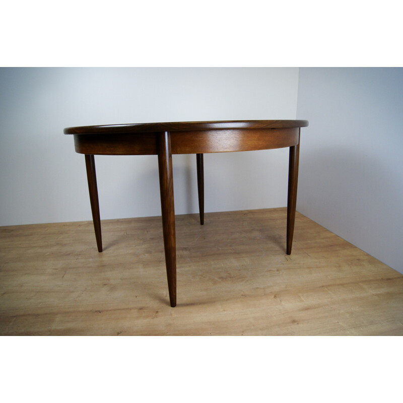 Vintage Oval Extendable Teak Dining Table from G-Plan - 1960s