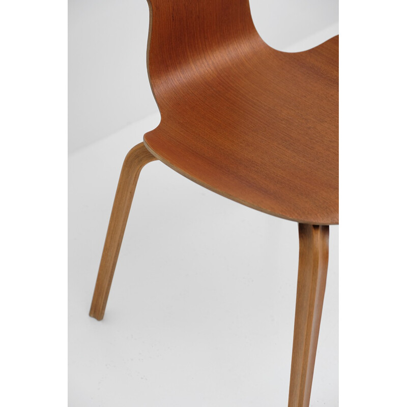 Pair of "Grand prix" chairs, Arne Jacobsen for Fritz Hansen - 1950s