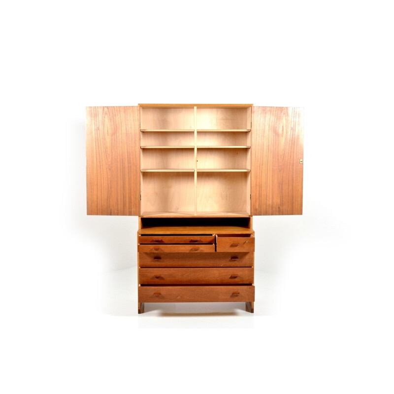 Ry teak and oak cabinet by Hans J. Wegner for Ry Møbler - 1950s