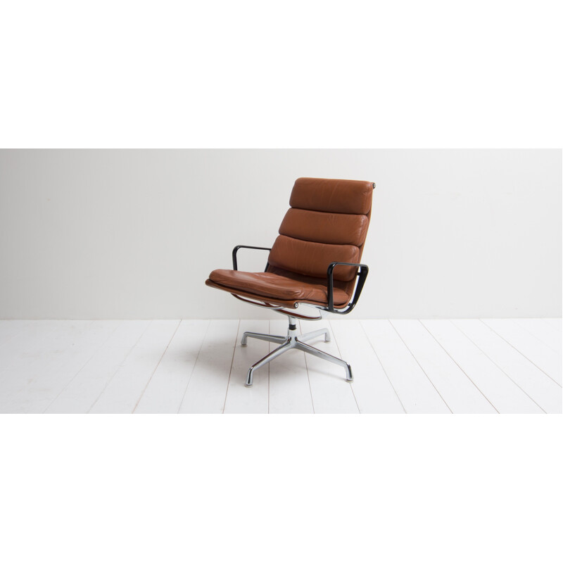 Mid-century lounge chair by Eames for Herman Miller - 1960s