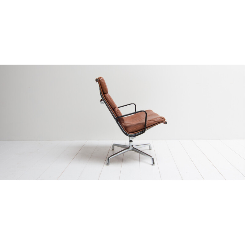 Mid-century lounge chair by Eames for Herman Miller - 1960s