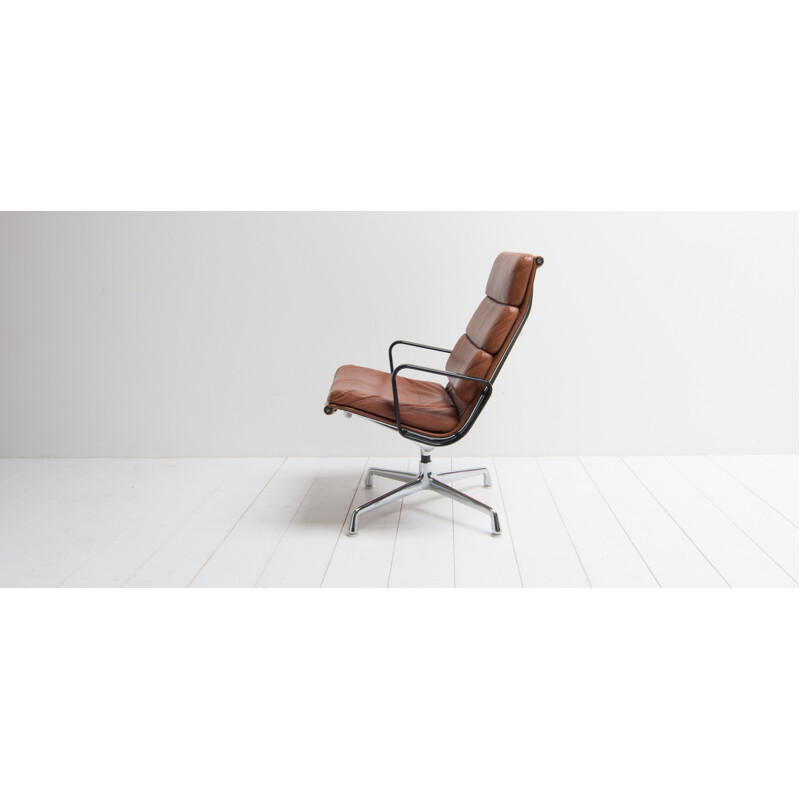 Mid-century lounge chair by Eames for Herman Miller - 1960s