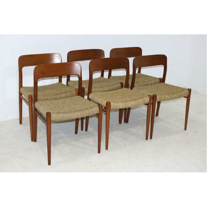 Suite de 6 chaises à repas Danoise par Niels O. Møller pour J.L. Møllers - 1950