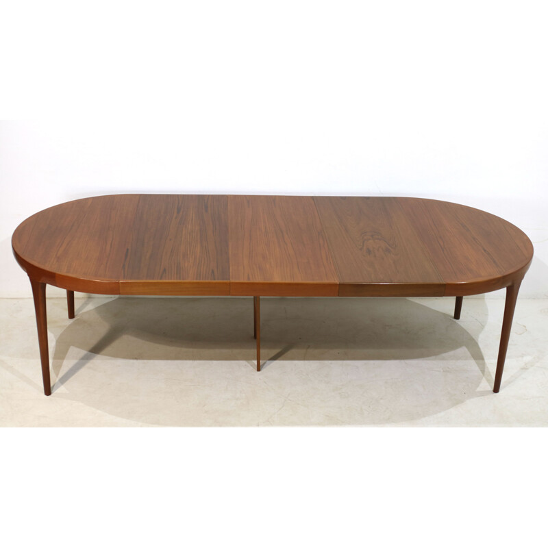 Teak veneered extendable dining table by Ib Kofod-Larsen for Faarup Møbelfabrik - 1960s