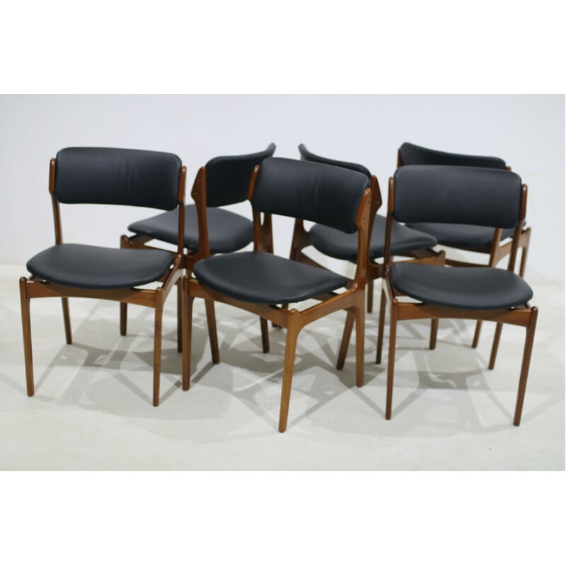 Suite de 6 chaises à repas en teck par Erik Buch pour Oddense Maskinsnedkeri AS - 1960