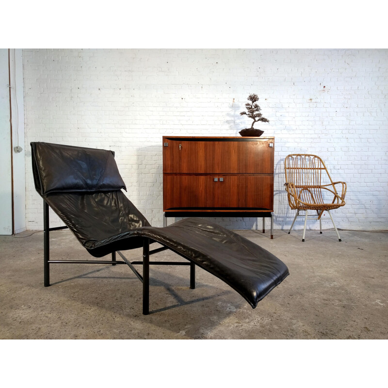 Vintage twist leather lounge chair by Bjorklund - 1980s