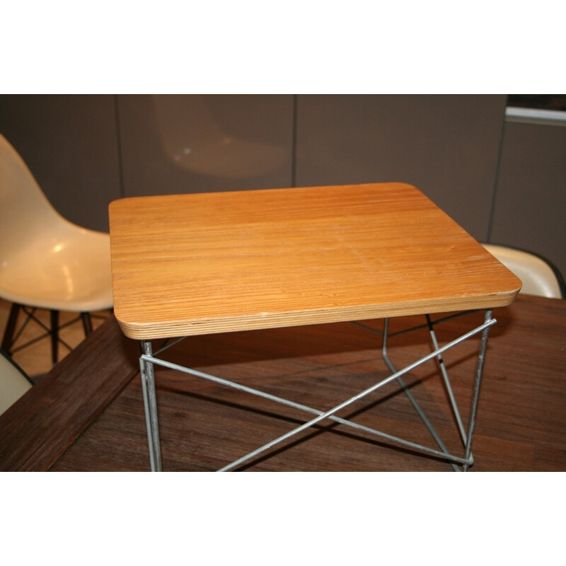 Side table "Occasional Table LRT" EAMES, manufacturer Herman Miller - 1970s