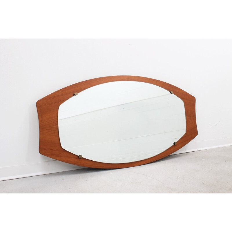 Grand miroir vintage ovale scandinave - 1950