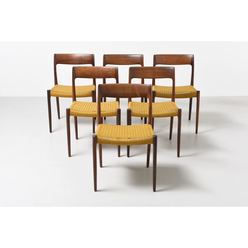 Suite de 6 chaises à repas "Modèle 77" en palissandre par N.O. Moller - 1960