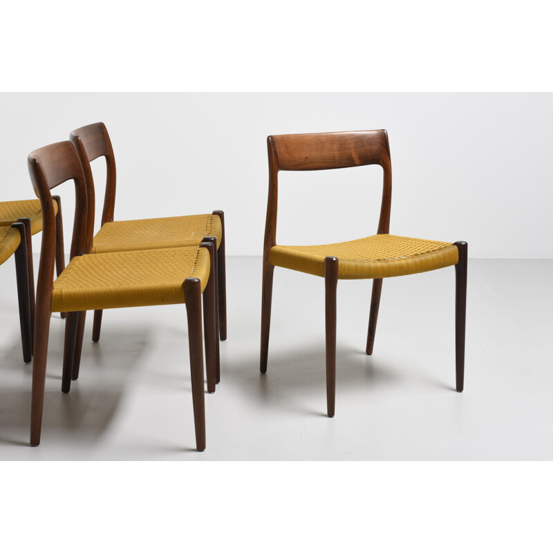 Suite de 6 chaises à repas "Modèle 77" en palissandre par N.O. Moller - 1960
