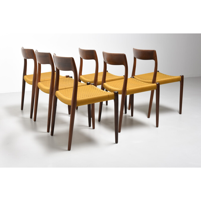 Suite de 6 chaises à repas "Modèle 77" en palissandre par N.O. Moller - 1960