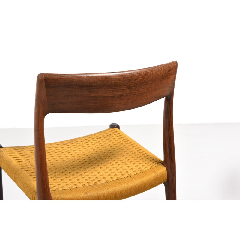 Suite de 6 chaises à repas "Modèle 77" en palissandre par N.O. Moller - 1960