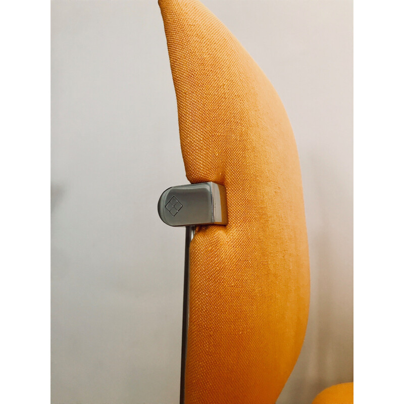 Chaise vintage en tissu jaune et métal par Peter Ghyczy - 2000