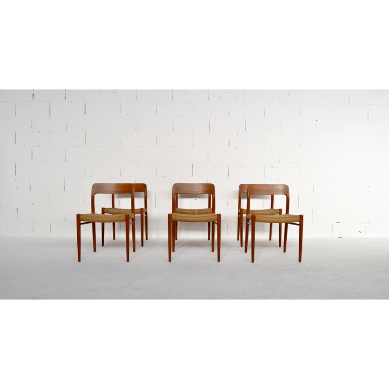 Suite de 6 chaises modèle 75 par Niels Otto Moller - 1960
