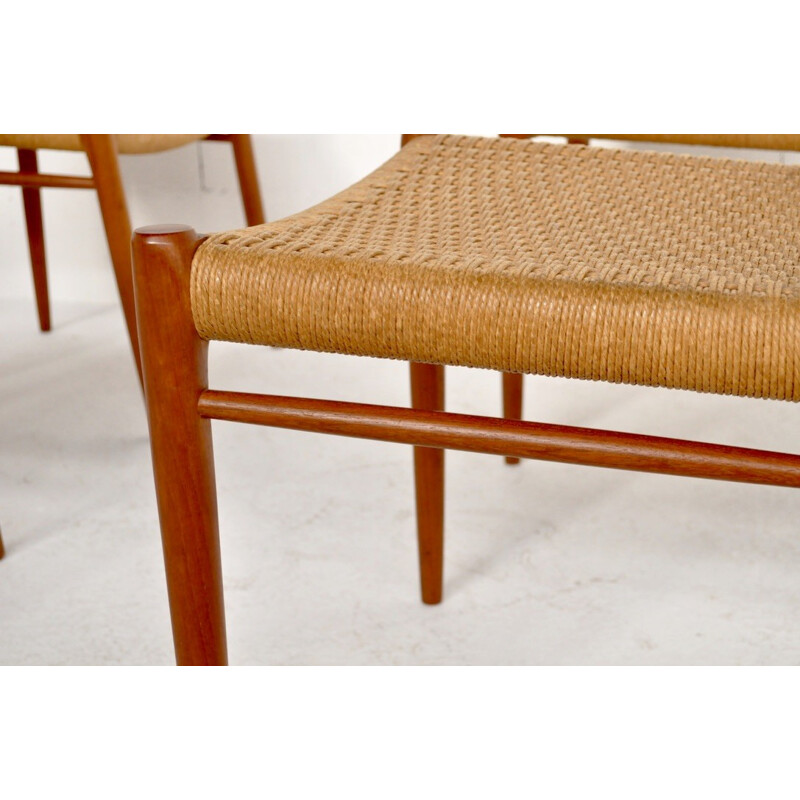 Suite de 6 chaises modèle 75 par Niels Otto Moller - 1960