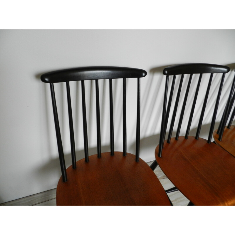 Set of 4 bicolore Scandinavian chairs - 1960s